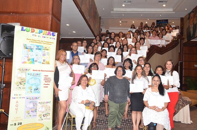 Un diplomado especializado en niños con Autismo llega a su fin l (100)